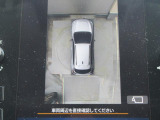 デジタルマルチビューモニターを装備。道路端への幅寄せ、駐車時などに死角になるエリアの確認をカメラでサポートします。