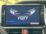 【BIG-X11インチナビ】人気の大画面BIG-Xナビを装備。専用設計で車内の雰囲気にマッチ!ナビ利用時のマップ表示は見やすく、テレビやDVDは臨場感がアップ!いつものドライブがグッと楽しくなります♪