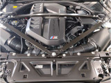 【BMWエンジン】革新的なガソリン・エンジン・テクノロジーによる高性能かつ高効率。レスポンスの良いパワーを発揮。常にスムーズな吸気を実現しアクセル開度にダイレクトに反応しドライビングを楽しく演出。