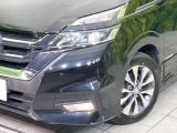 【LEDヘッドライト】悪天候や夜間走行時も良好な視界を確保し安心して運転できる高輝度LEDヘッドライトを装備!点灯速度が早く、消費電力も抑えられています。