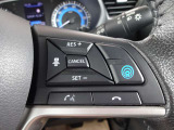 プロパイロットスイッチ!速度を設定するとアクセルを踏んでなくても走ります。高速道路等の運転に便利な機能です。