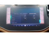 【エナジャイジングパッケージプラス】空調、照明、音楽、パフュームアトマイザー、シートの快適機能などをトータルでコントロールし、乗る人にリフレッシュやリラックスをもたらします。