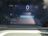 バッテリーの劣化を示すセグメントは満タンの12です!これからたくさん使っていただけますね!サクラはバッテリーの温度をエアコンの風を利用して冷却するので劣化しにくくなっています!!