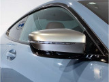【BMWミラー】視認性の高いスタイリッシュなミラー。自動防眩機能も付いており夜間のドライビングをサポートします。