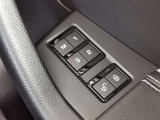 運転席に3パターンのメモリーが登録可能 運転中やドライブの間の一休みなどお好みのポジションを登録可能です。
