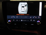 純正ナビ付です。もちろん車両後方を表示するバックガイドモニターが付いていて車庫入れ安心!