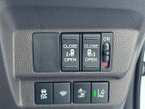 運転席の手元で両側スライドドアの開閉操作が可能です。