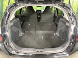 積み下ろしのしやすいデッキにはたっぷりと荷物を積み込んでいただけます。遊びから仕事まで、様々なシーンで頼れます♪