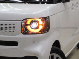 LEDヘッドライトです。デザイン性がよくとても明るいので、夜間の走行や悪天候でも安心です。しかも長寿命!