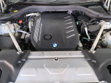 安心のBMW認定中古車は100項目の箇所を徹底的にチェック致します。機械的な箇所や電気系、コンピューターなどをご納車前に点検し、交換基準に達した部品は全て新品に修理返品した後にご納車致します。