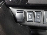 運転席と助手席に加え、後部座席にもシートヒーターを装備しています。冬場は必需品です!