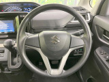 インテリアに合わせたデザインのステアリングは、運転される方のことも考え、運転しやすい形状、大きさです。是非一度、実際に触ってお確かめください。