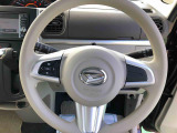 運転中も見やすいセンターメーター。