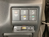 Hondaセンシング用の、VSA解除と路外逸脱抑制機能のオンオフスイッチなどはハンドルの右側に装備しています。その下にETCがついています。高速道路の料金所の通過も楽々です。
