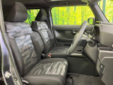 運転席シート廻りは使用感も少なく、良好な状態となっています。前オーナー様が丁寧に使っていたことがよくわかりますね。