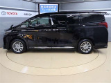 両側パワースライドドア付きだから、狭い駐車スペースなどでの 乗り降りラクラク!小さなお子さまのいるご家庭には嬉しい装備。