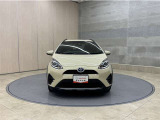 お車購入のポイントとなるフロントマスクです!シャープな目つきが印象的なデザインのヘッドランプです。