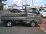 登録しただけの未使用車ですが自社工場のメカニックによる納車前点検を行ないます!安心して乗っていただけます!