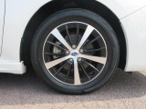 右前 16インチアルミホイール タイヤサイズは、205/55R16「*ホイールロックナットは展示用です」