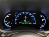 先進的なオプティトロンメーター!スピードメーターはデジタル表示とアナログ表示の切り替え可能!中央にTFTカラーマルチインフォメーションディスプレイ!メーターレンズにうすい線傷があります。