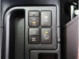 【シートヒーター】寒い日の運転など冷えやすい脚部を快適に温めてくれる。嬉しい機能♪