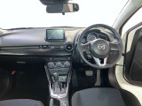 この車で色んな場所へドライブに出かけてみませんか。