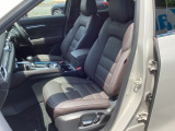 こちらの車両は助手席もパワーシートを搭載しております。運転席同様に心地の良いポジションまで設定が行えます。