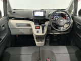 【インパネ】運転のしやすさを最優先に設計された見晴らしの良いフロントビュー。車両間隔が掴みやすく狭い道でも安心♪「安全」と「品質」を最優先に、安心してお乗りいただけるクルマを提供いたします。