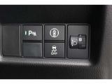 いつでも、どんな場面でも、不安なく安心して運転できるように、ドライバーと一緒に周囲に気を配り、もしもに備える、Honda SENSINGのさまざまな機能や装備が充実しています。