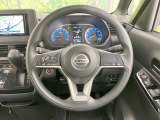 インテリアに合わせたデザインのステアリングは、運転される方のことも考え、運転しやすい形状、大きさです。是非一度、実際に触ってお確かめください。