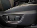 パワーシート搭載。微妙な調整が手軽にでき、ピッタリのポジションで運転することが可能です。
