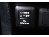12V電源ソケットから、携帯の充電なども可能です。