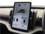 360&deg;ビューカメラは、自車を真上から見下ろすバードアイ映像を表示します。また、フロントビュー、リアビュー、サイドビューの単独表示や、自車周辺の様子を直感的に把握できる3D表示にも対応しています。