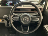 すっきりとしたハンドル周りのデザインで、運転席の操作性も良く、リラックスして運転をしていただけます。