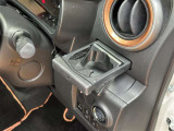 【カップホルダー】使いやすさバッチリ♪ 運転席から手の届く、ちょうど良い位置にあります(^^)/