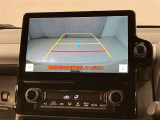 【バックカメラ】あると便利なバックカメラ装備!駐車時に後方がリアルタイム映像で確認できます。立体駐車場や夜間の車庫入れ時に大活躍!運転スキルに関わらず、今や必須となった装備ですね♪