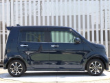 当店の中古車販売は、安心してご購入いただくために、ご契約、ご納車を含め当店にご来店いただけるお客様にお願いしております。