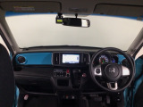 【前方視界】開放的な前方視界!運転がしやすく疲れにくいです♪窓が大きく、見通しがとっても良いおクルマですよ♪