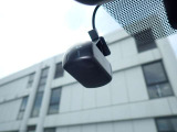 純正ドライブレコーダー付 が装備されており万が一の事故の際も映像にして残しておく事により自分自身を守る事が可能です♪