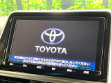 【純正9型ナビ】人気の純正ナビを装備。オーディオ機能も充実しており、Bluetooth接続すればお持ちのスマホやMP3プレイヤーの音楽を再生可能!毎日の運転がさらに楽しくなります!!