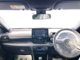 落ち着いたカラーの内装で、ゆったりと運転したい方に。
