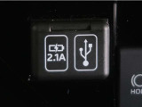 USB接続により外部オーディオと連携する事が出来、車内で音楽を楽しむ事が出来ます。