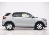 県内13店舗にて常時500台以上ダイハツ車を展示中です。見て、触って、納得のいく一台をぜひ見つけてください。