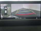 パノラミックビューモニター付きです。車両を上から見た様な映像を画面に表示。運転席からの目視だけでは見にくい、車両周辺の状況をリアルタイムでしっかり確認出来ます。