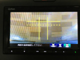 バックカメラの画像です。ガイドラインがスムースな車庫入れをサポートいたします。車庫入れの安心感がアップしますね。