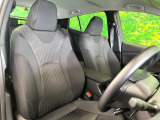 運転席まわりには十分なスペースがあり、大柄な方でもゆったり運転していただける環境です。