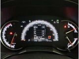 とっても見やすいメーターです。夜間時はラグジュアリーな気分にさせてくれる照明が魅力ですので、夜のドライブも楽しみになりますよ♪