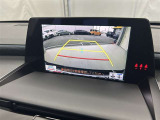 バックガイドモニターで、後方を確認しながら安心して駐車することができます。運転初心者も熟練者も必須の機能ですよ!