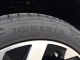 ・タイヤサイズ・・・245/45R19