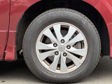 【純正ホイール】純正設計ならではの美しいデザインと精密な仕上げで、車両全体のスタイリングを引き立てます。
